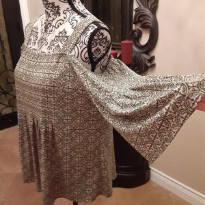 Roz & Ali petite cold shoulder bell sleeve Boho top